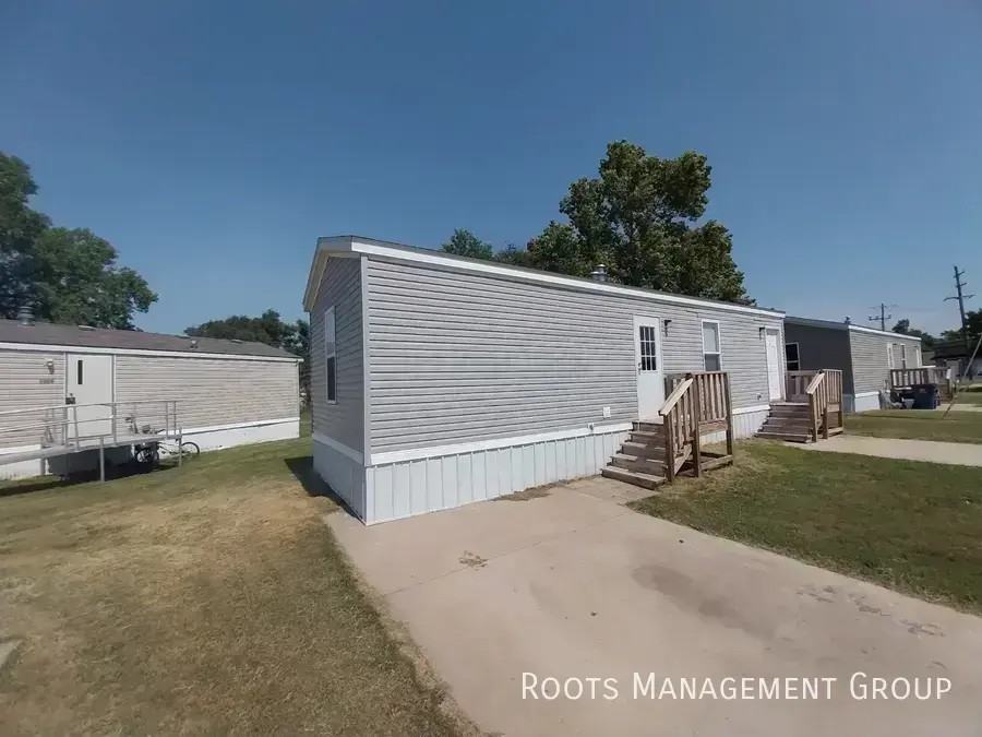 1812 Dover Dr #1812D - Photo 2 of 26