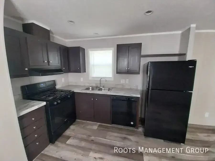 1812 Dover Dr #1812D - Photo 3 of 26