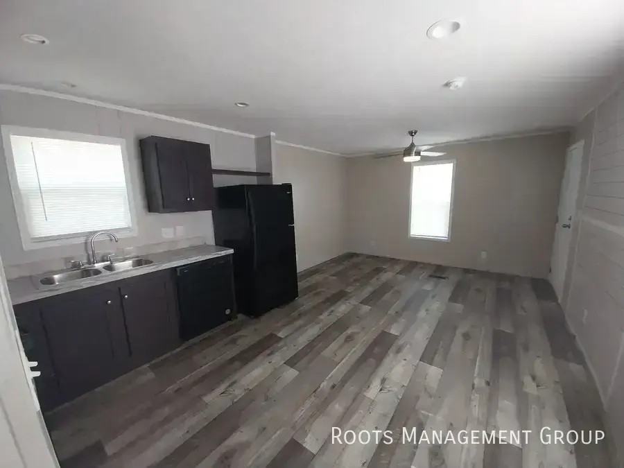 1812 Dover Dr #1812D - Photo 4 of 26