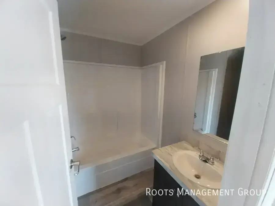 1812 Dover Dr #1812D - Photo 5 of 26