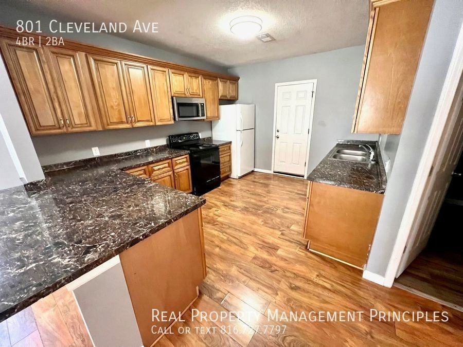 801 Cleveland Ave - Photo 4 of 15