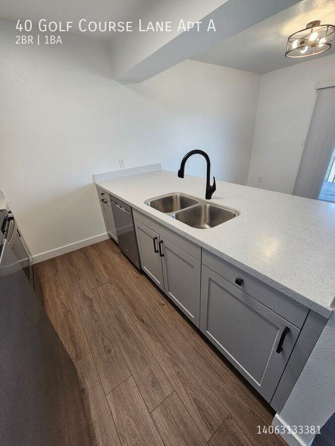 40 Golf Course Ln Apt A - Photo 6 of 11