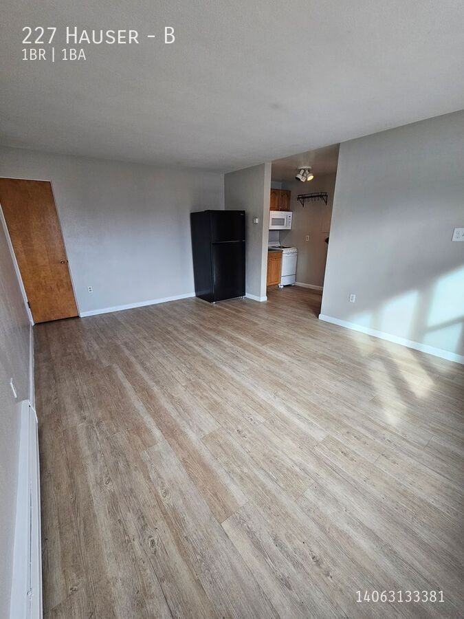 227 Hauser Blvd #B - Photo 3 of 7