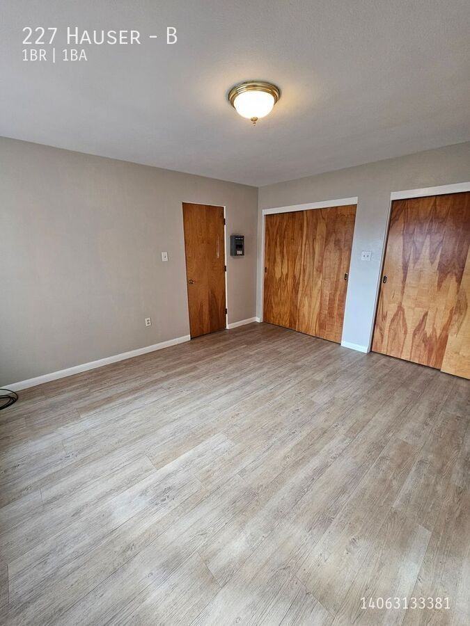 227 Hauser Blvd #B - Photo 4 of 7