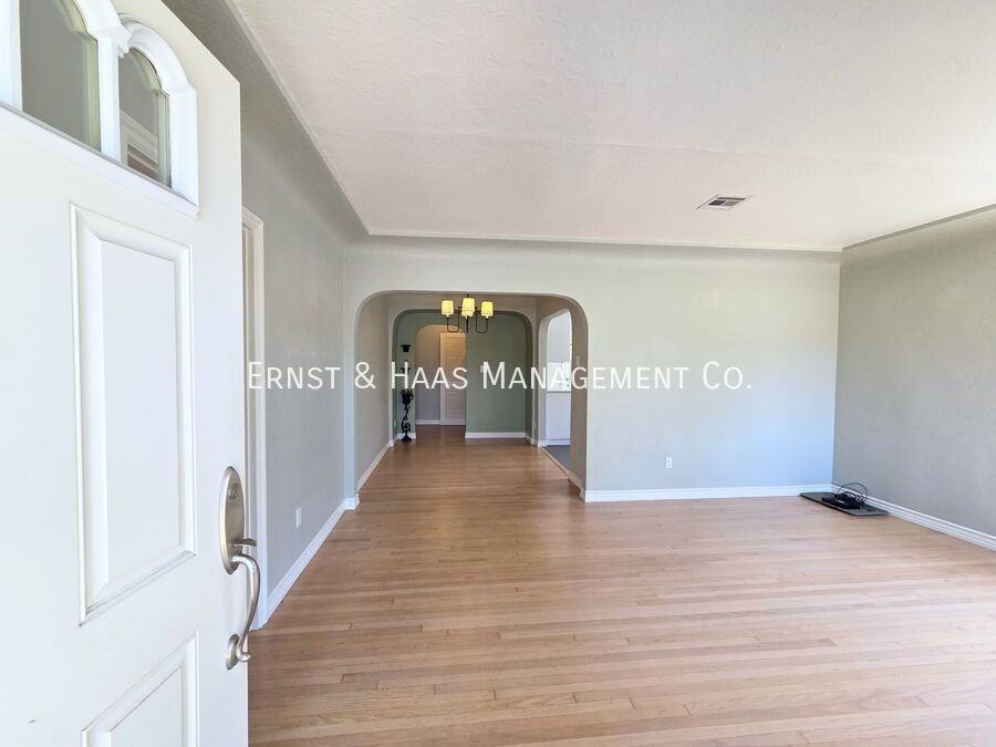 1926 Daisy Ave - Photo 3 of 32