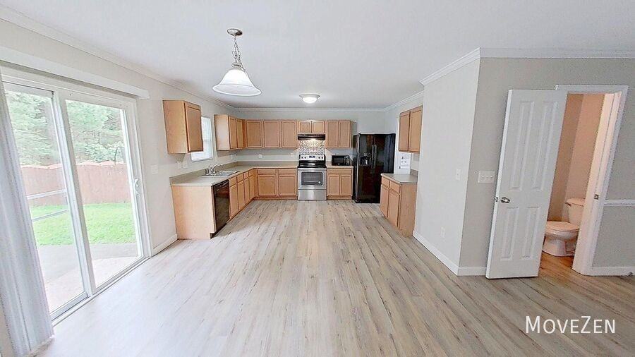4435 Stonewall Dr - Photo 2 of 44