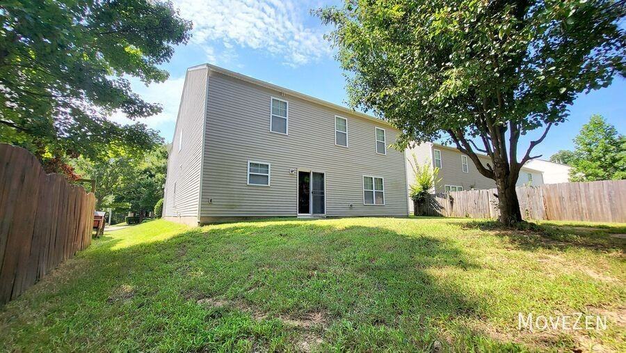 4435 Stonewall Dr - Photo 3 of 44