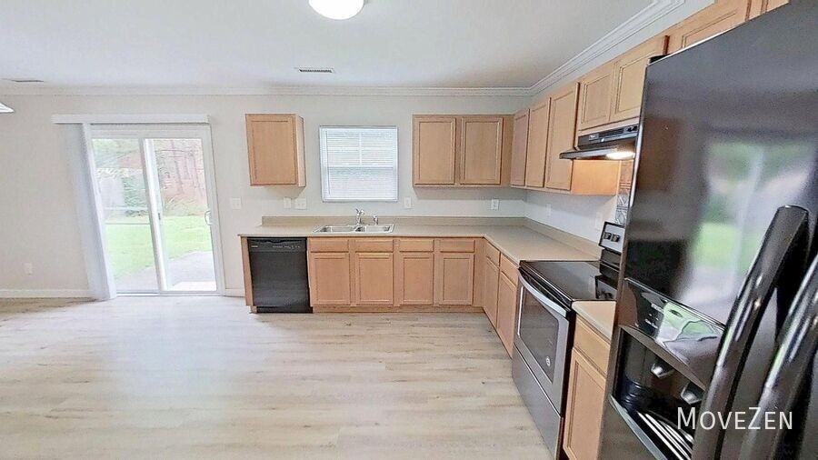4435 Stonewall Dr - Photo 4 of 44