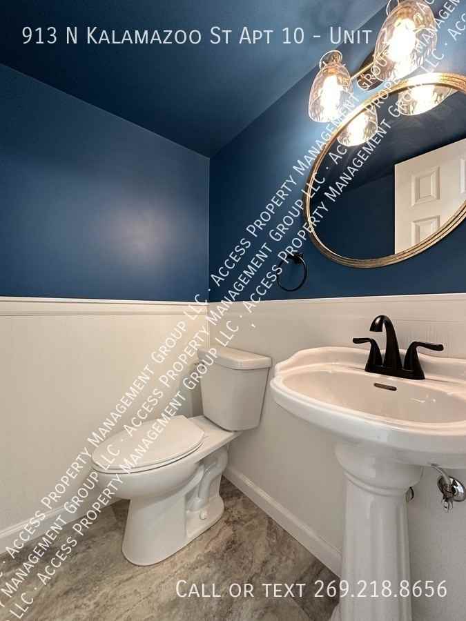 913 N Kalamazoo St Apt 10 #10 - Photo 2 of 22