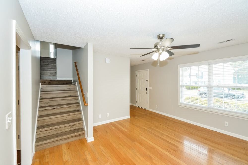 915 Buckhaven Dr - Photo 5 of 17