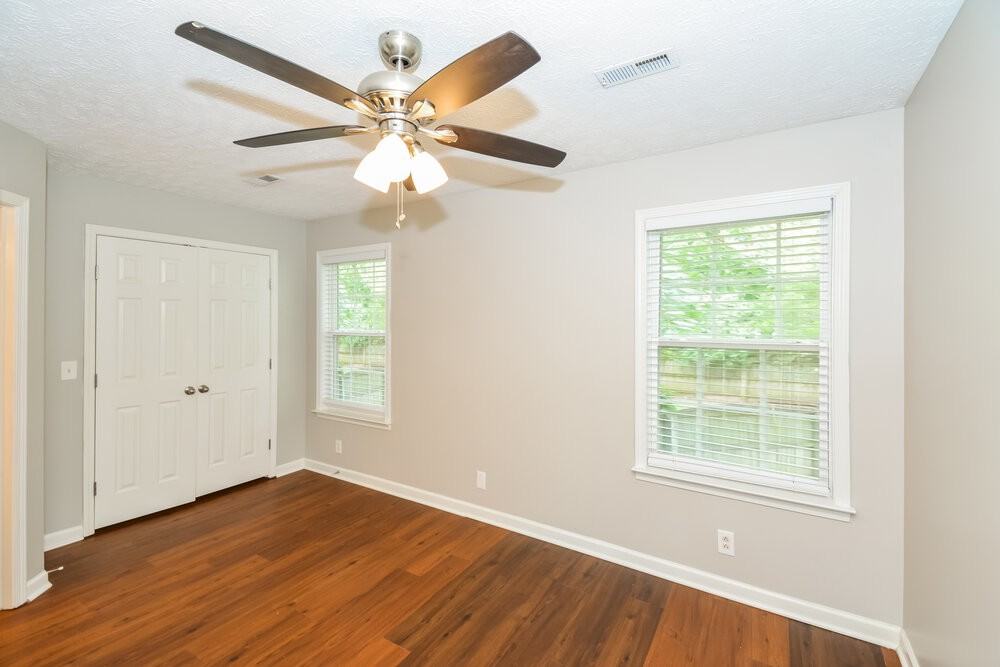 915 Buckhaven Dr - Photo 7 of 17