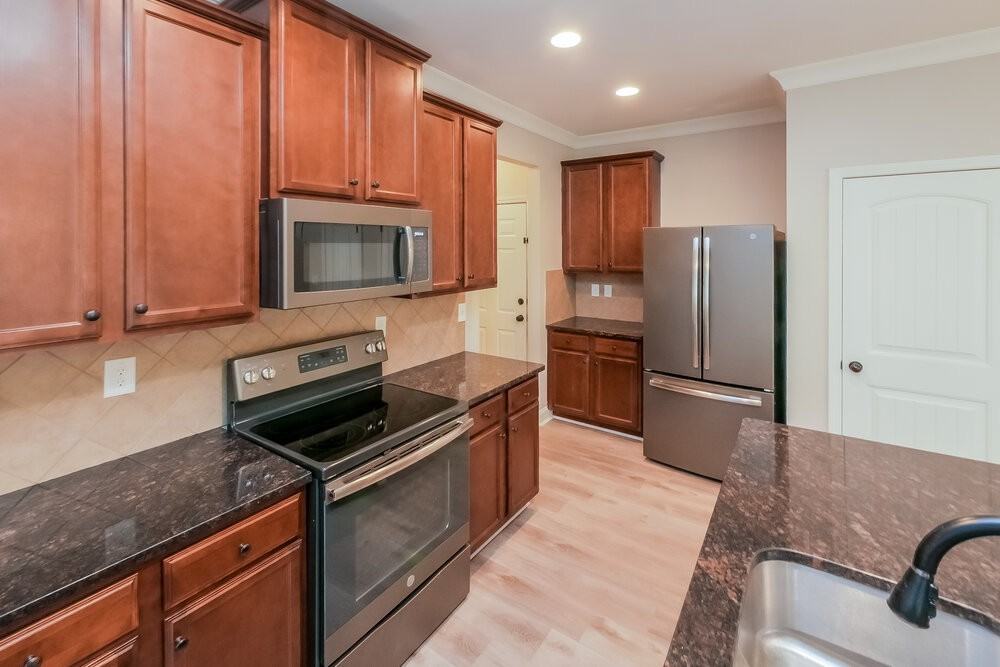 1210 Pebble Rock Rd - Photo 7 of 17