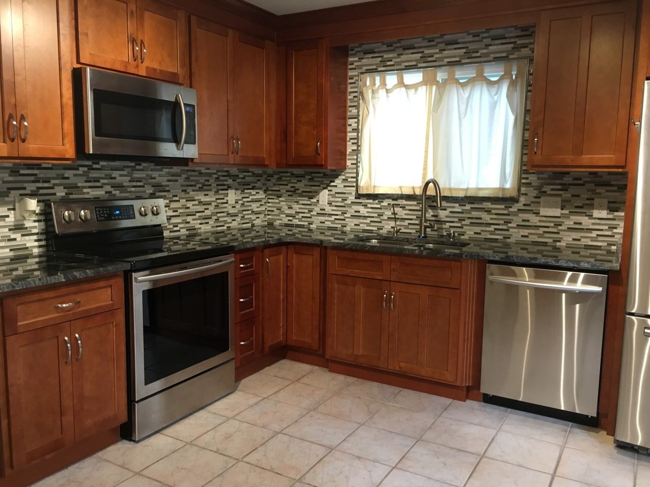2515 Georgetown Ln - Photo 3 of 14