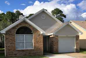 featured image of 3015 Yorktown Cir