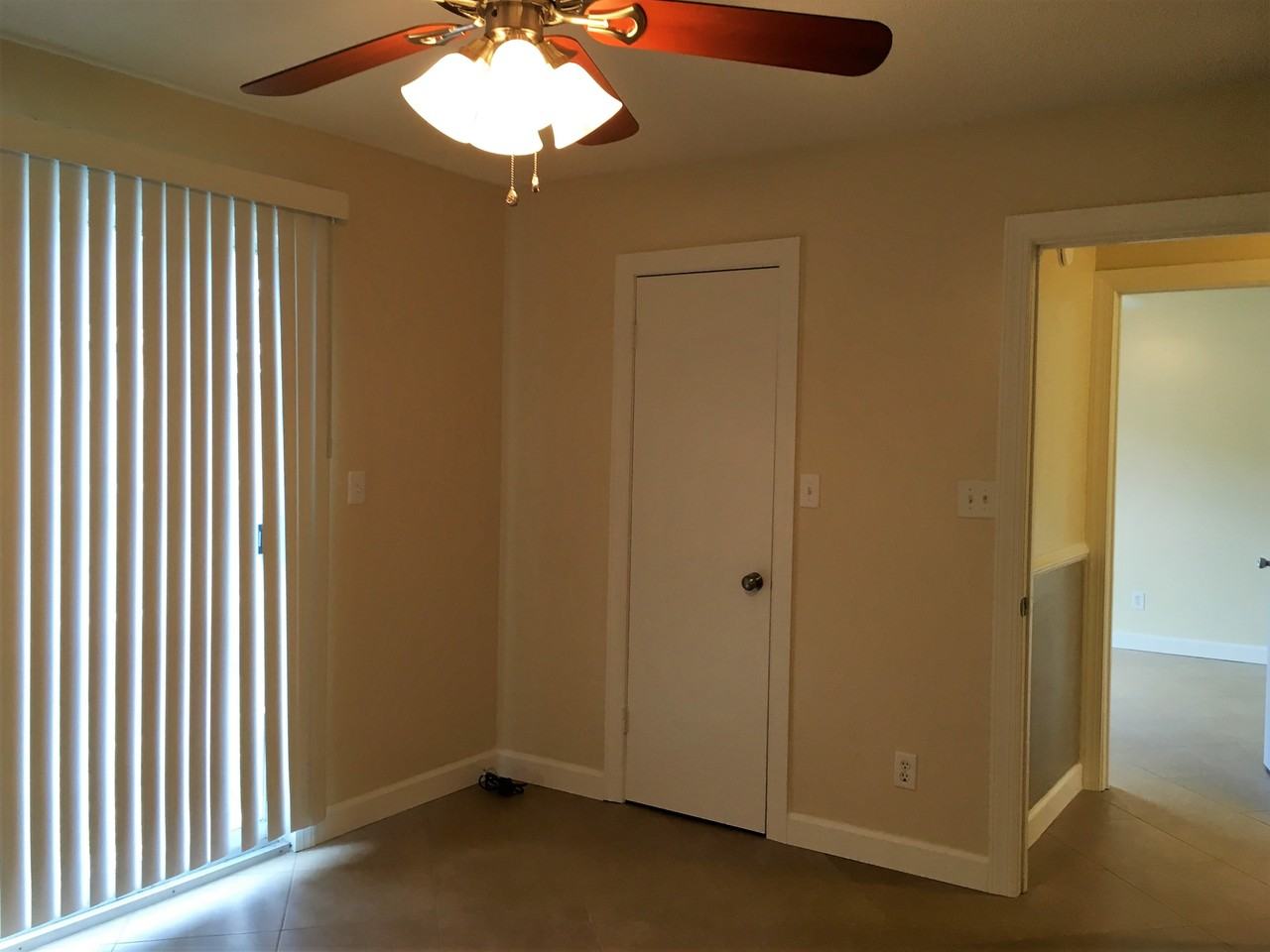 3015 Yorktown Cir - Photo 7 of 13