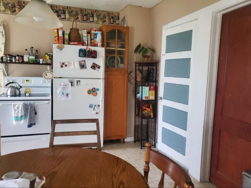 1259 Queen St #1 - Photo 2 of 21