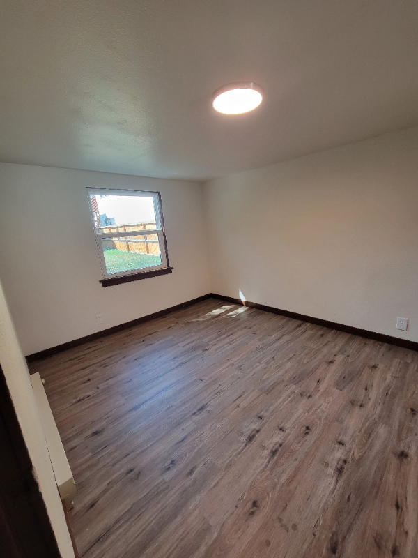 1107 1st Ave N - Photo 7 of 9
