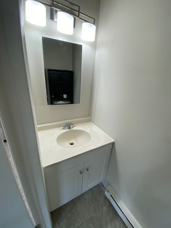 316 Littleton Ave - Photo 5 of 9