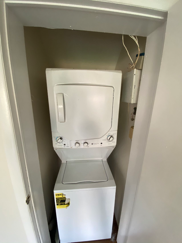 316 Littleton Ave - Photo 6 of 9