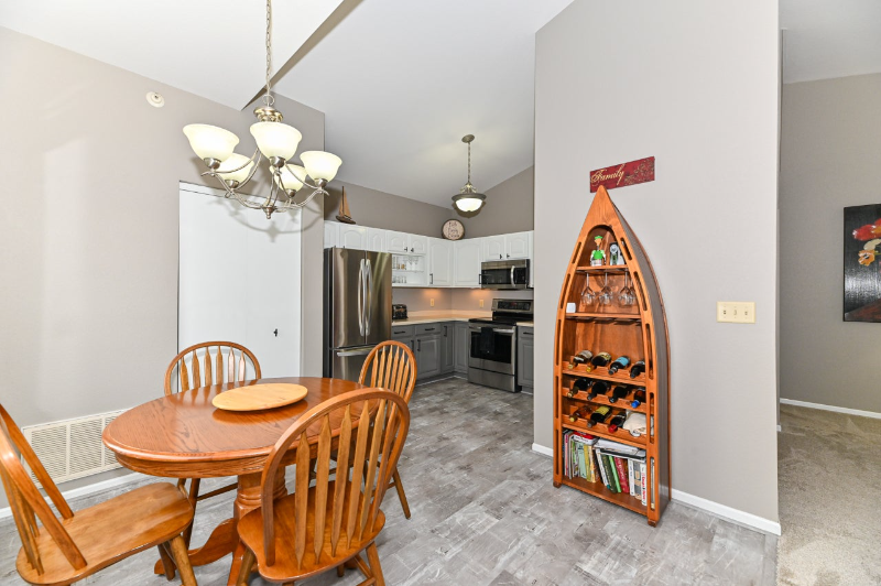 2209 N University Dr #5 - Photo 6 of 33