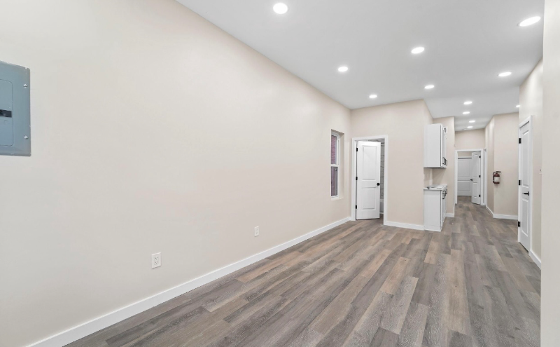 335 Spring St - Photo 3 of 11