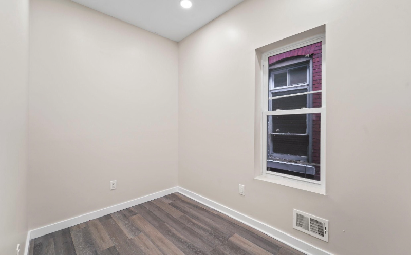 335 Spring St - Photo 6 of 11