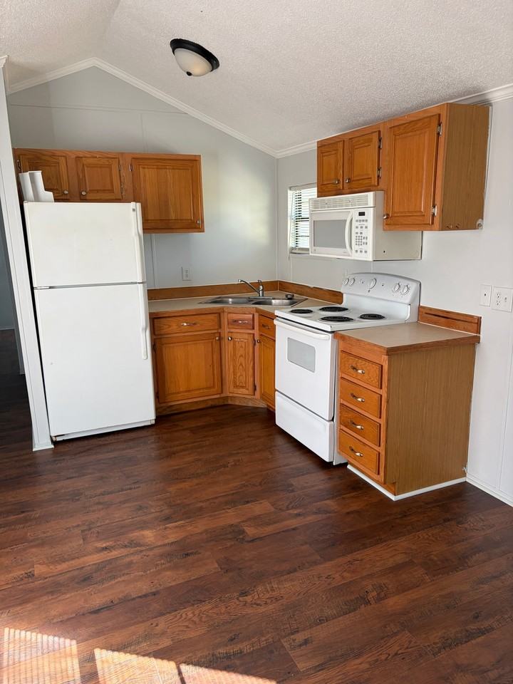 2072 S Jefferson Hwy - Photo 6 of 12