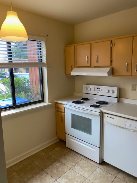 552 Asbury Rdg #552 - Photo 2 of 11