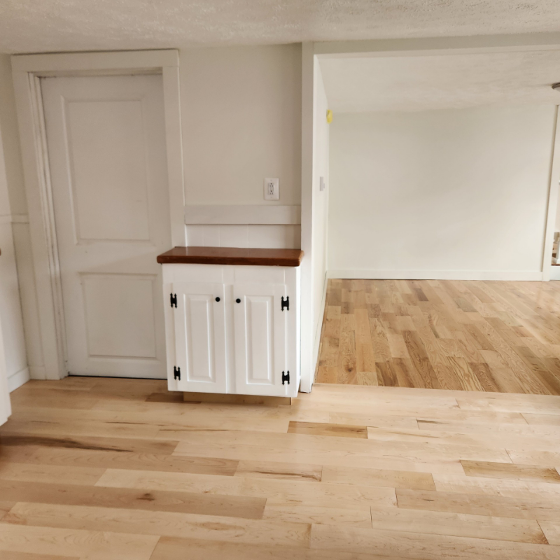 41 Crescent St - Photo 2 of 11