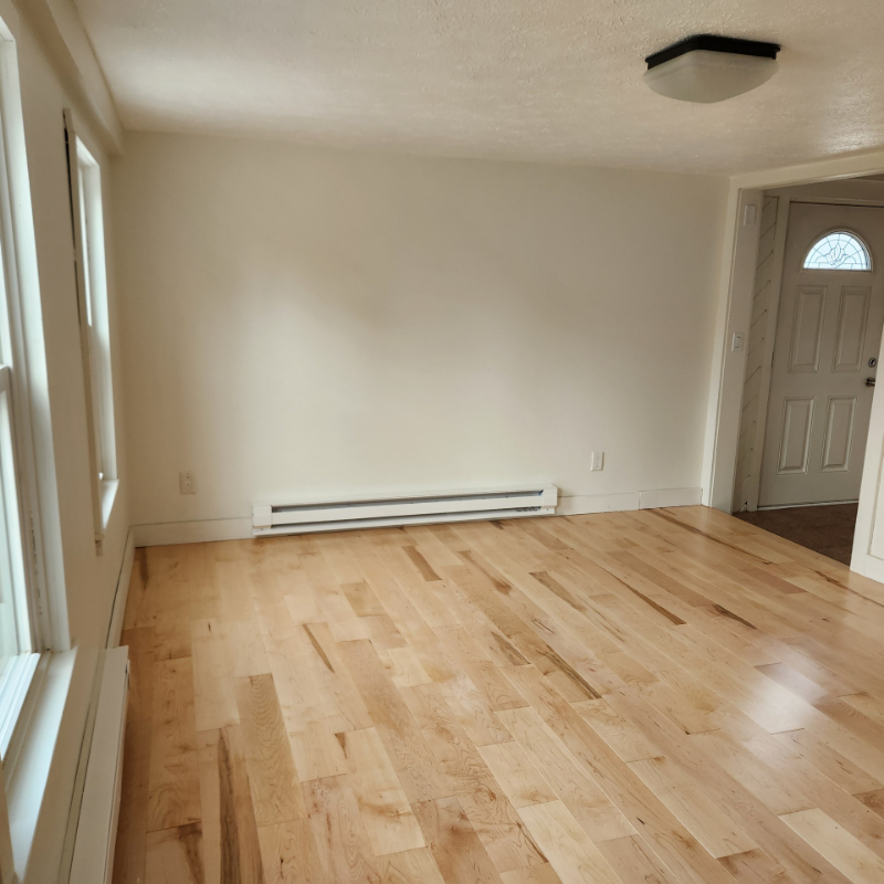 41 Crescent St - Photo 7 of 11