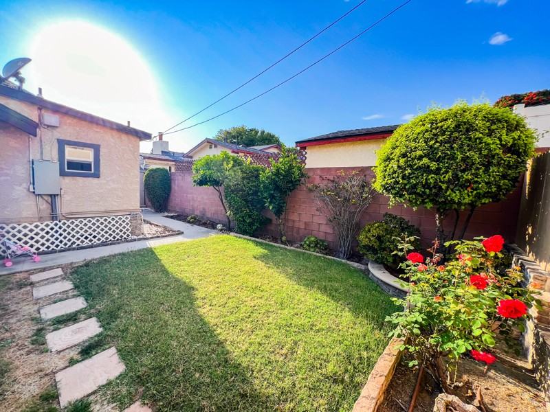 1414 Amapola Ave - Photo 2 of 18