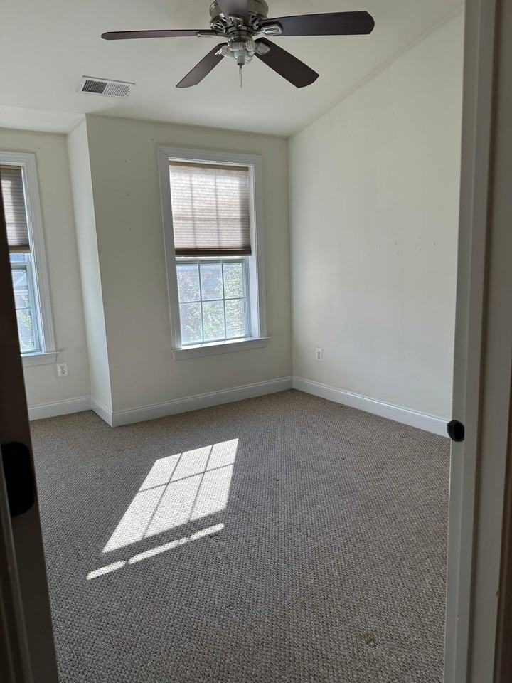 8221 Castanea Ln - Photo 2 of 20