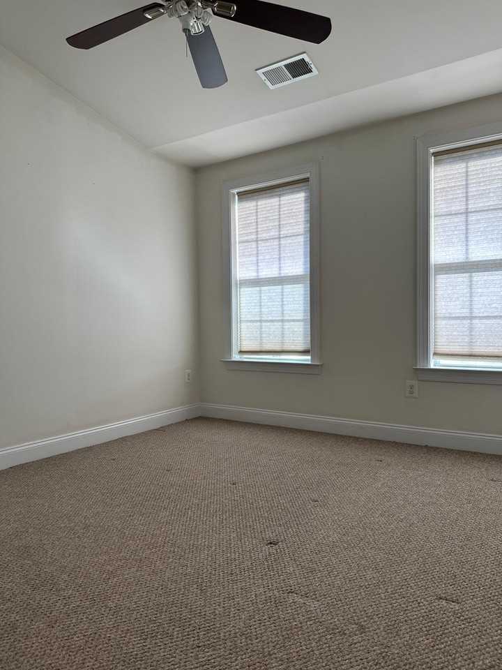 8221 Castanea Ln - Photo 3 of 20