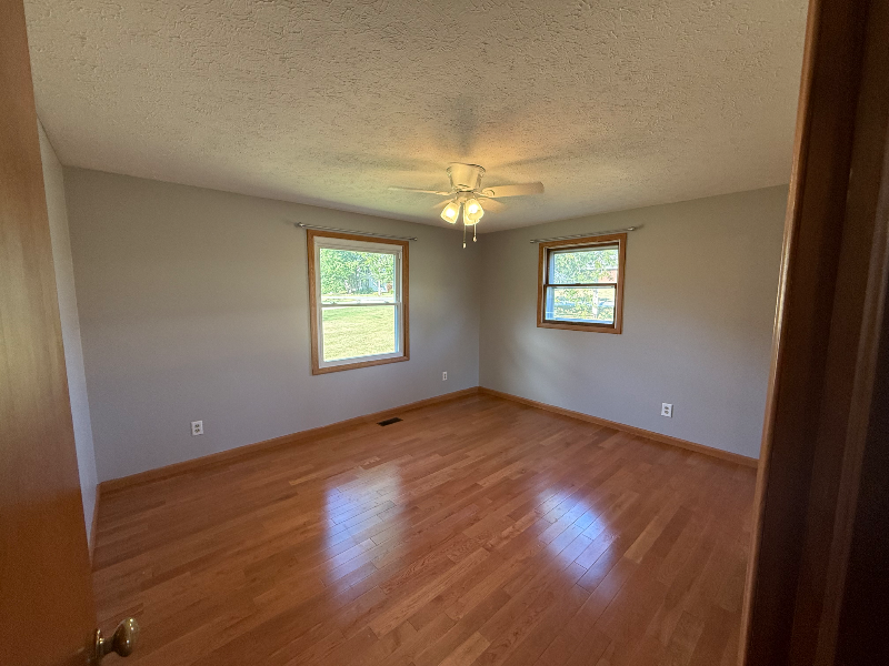 2315 1/2 Manchester Ave Sw #1-2 - Photo 4 of 10