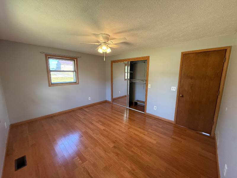 2315 1/2 Manchester Ave Sw #1-2 - Photo 5 of 10