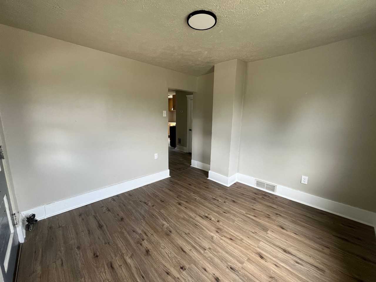 208 Penn Ave #2 - Photo 7 of 13