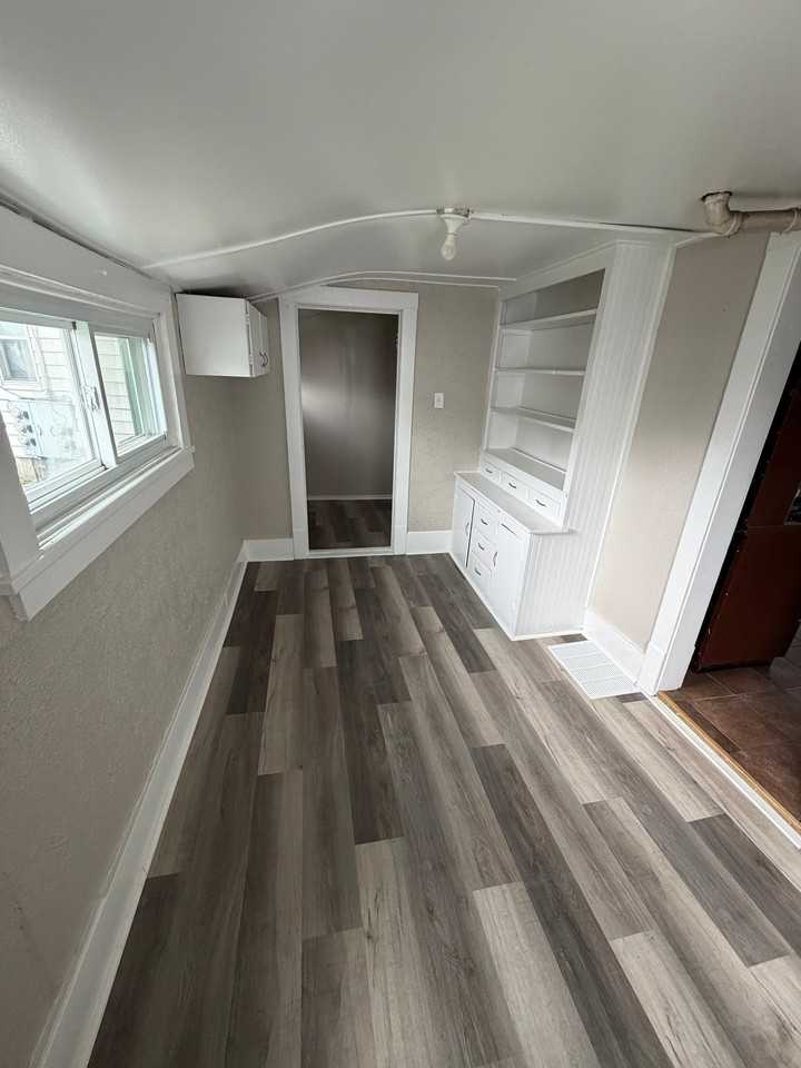 518 23rd St - Photo 3 of 10