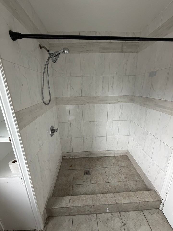 518 23rd St - Photo 6 of 10