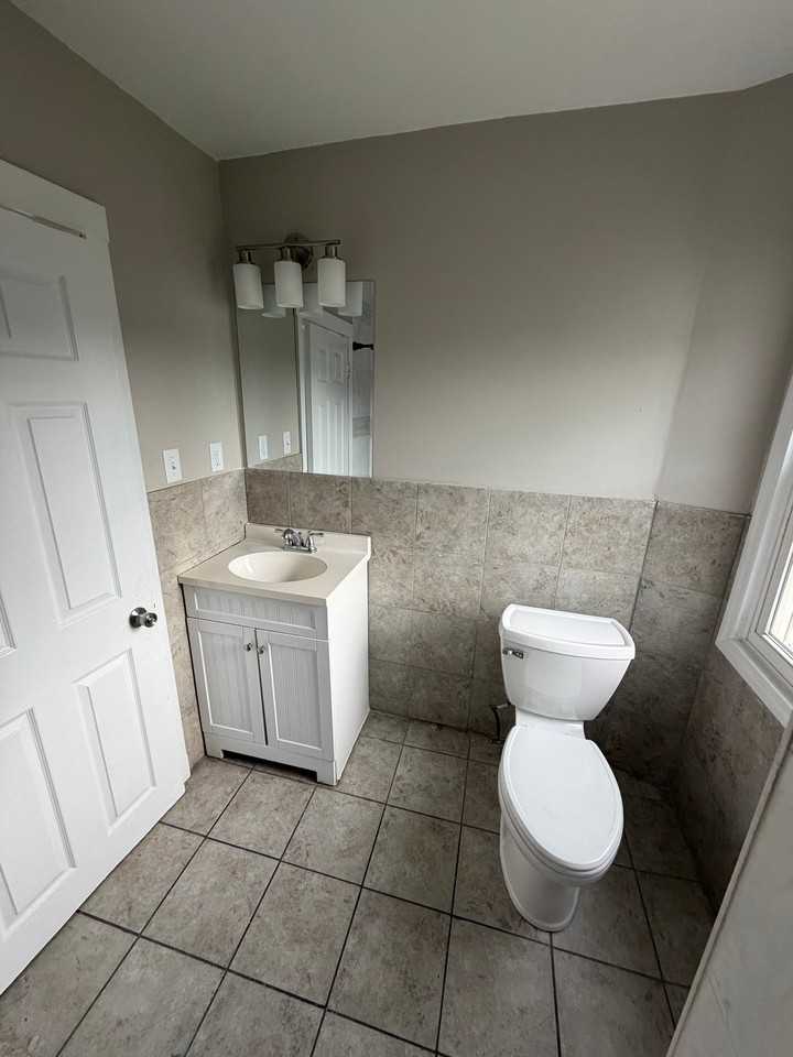 518 23rd St - Photo 7 of 10