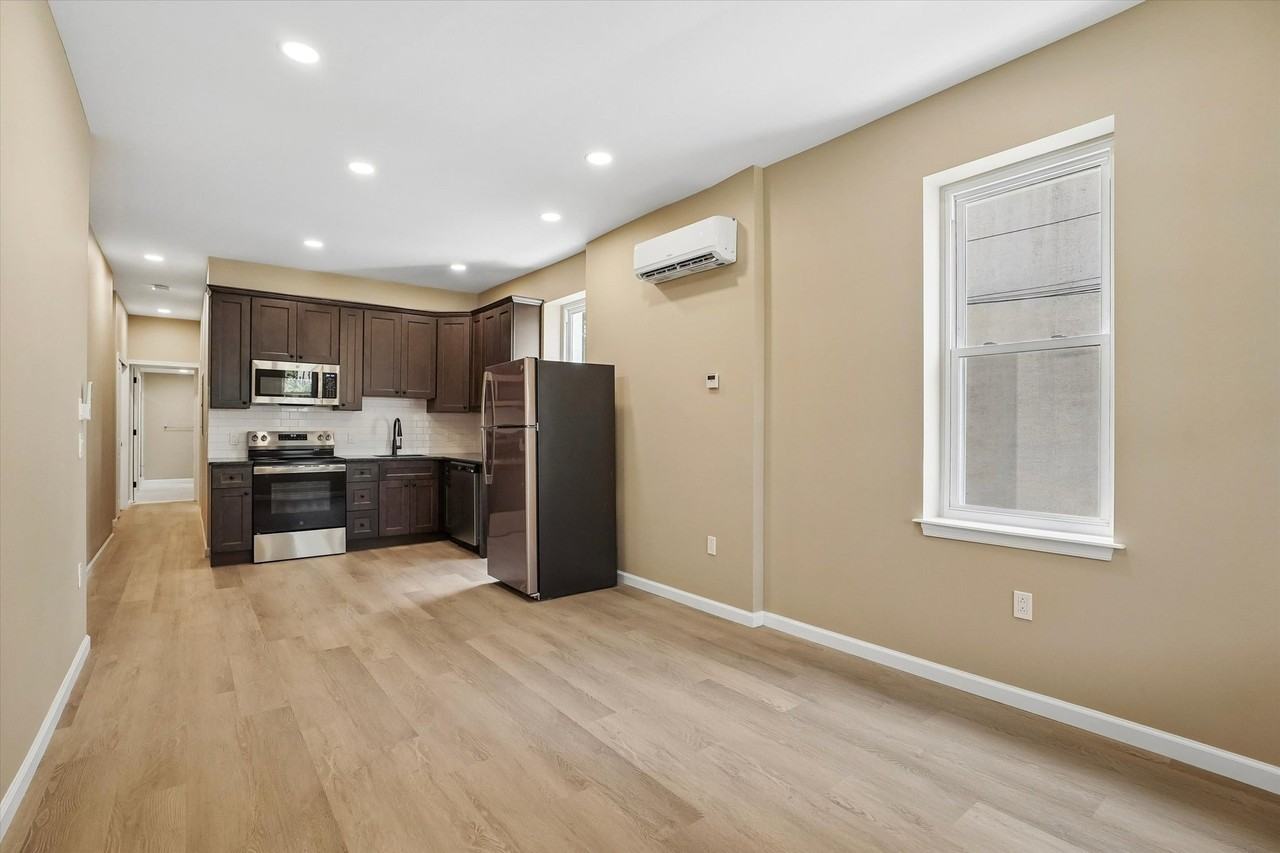 405 School St #1 - Photo 4 of 21