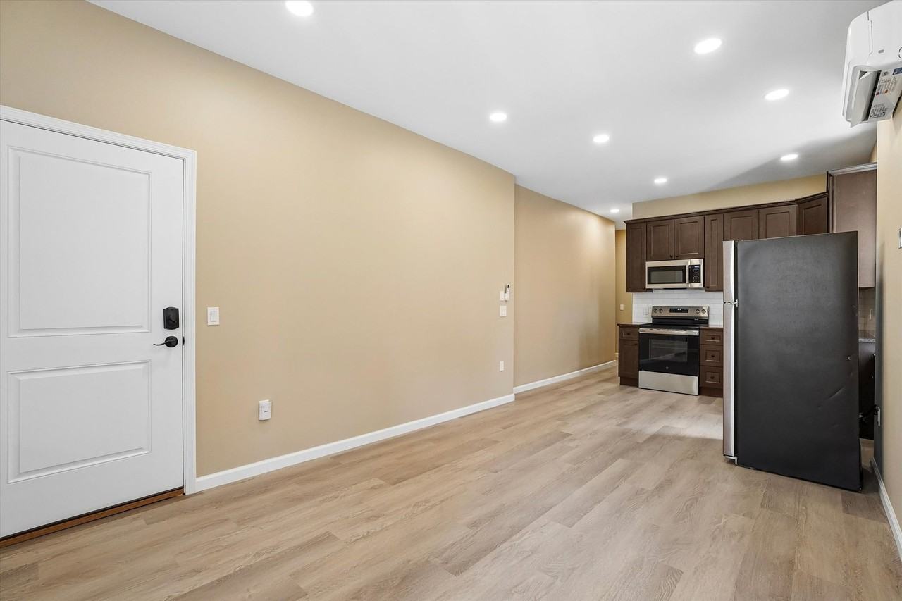 405 School St #1 - Photo 5 of 21