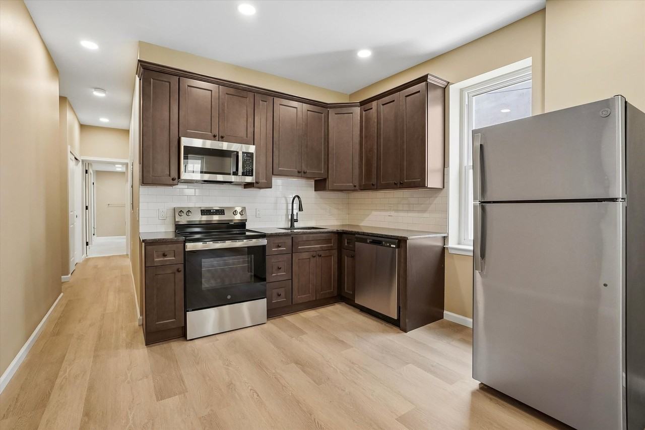 405 School St #1 - Photo 6 of 21