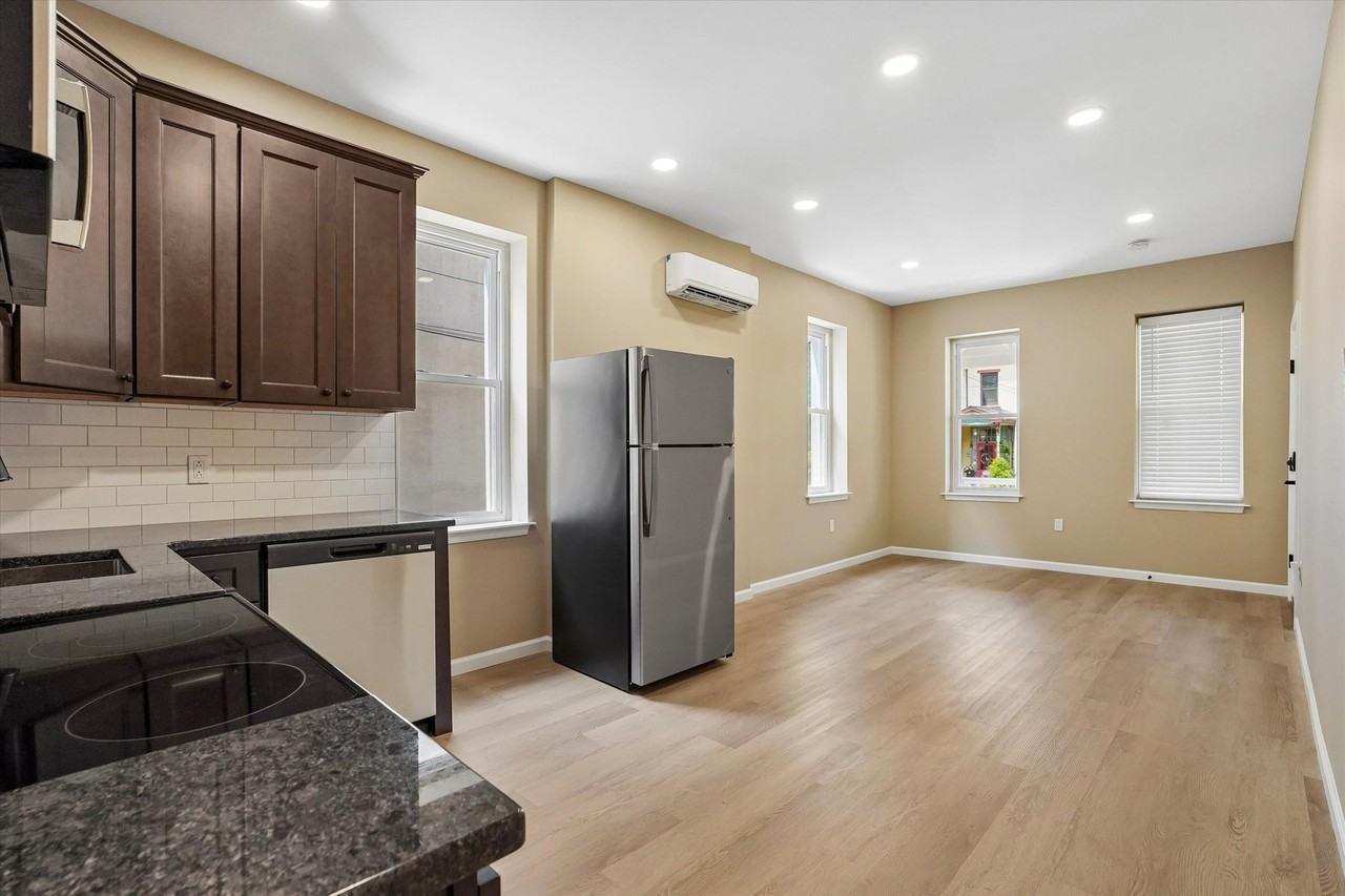 405 School St #1 - Photo 7 of 21