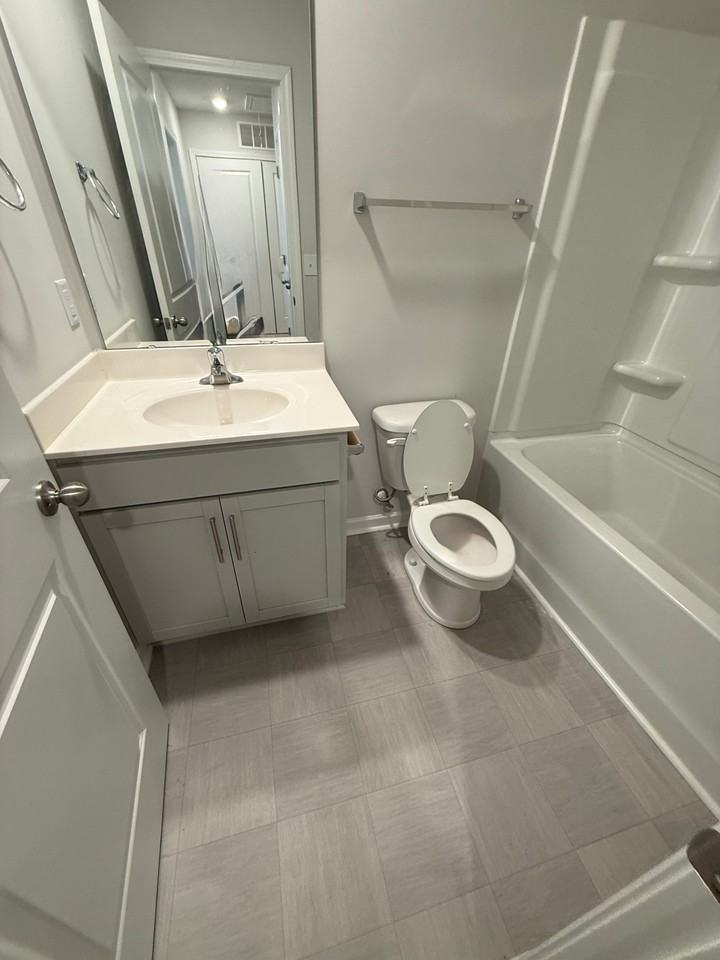 1293 Adrian Ct - Photo 3 of 14