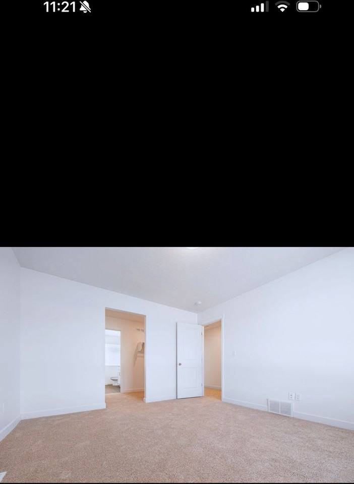 84 E St - Photo 3 of 14