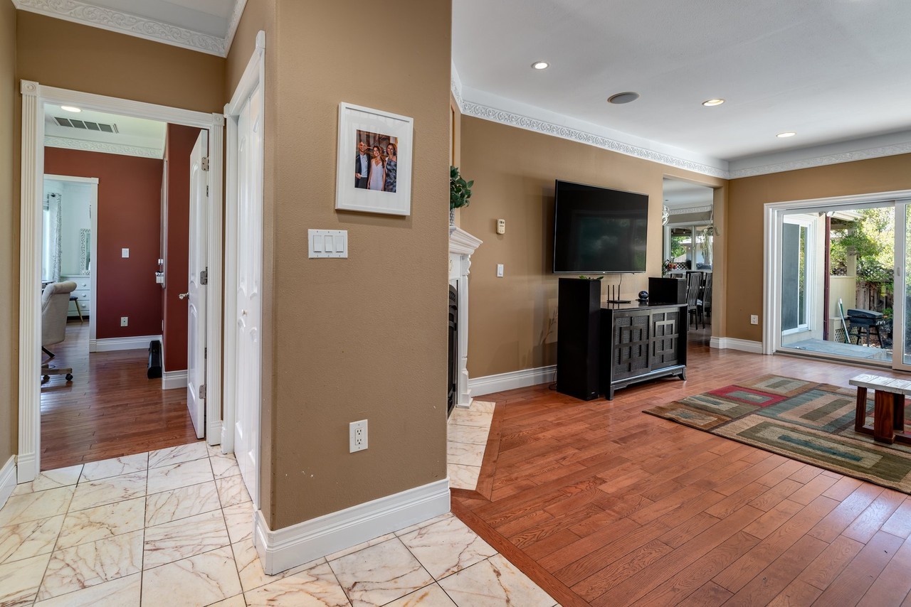 596 Pettis Ave - Photo 3 of 28