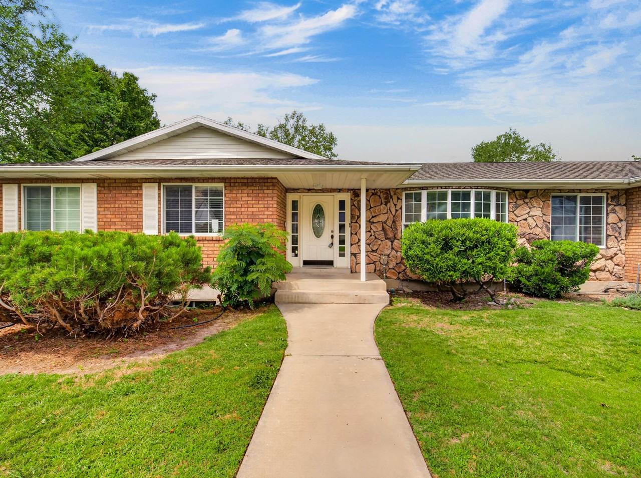 3983 Quail Ridge Dr - Photo 2 of 27
