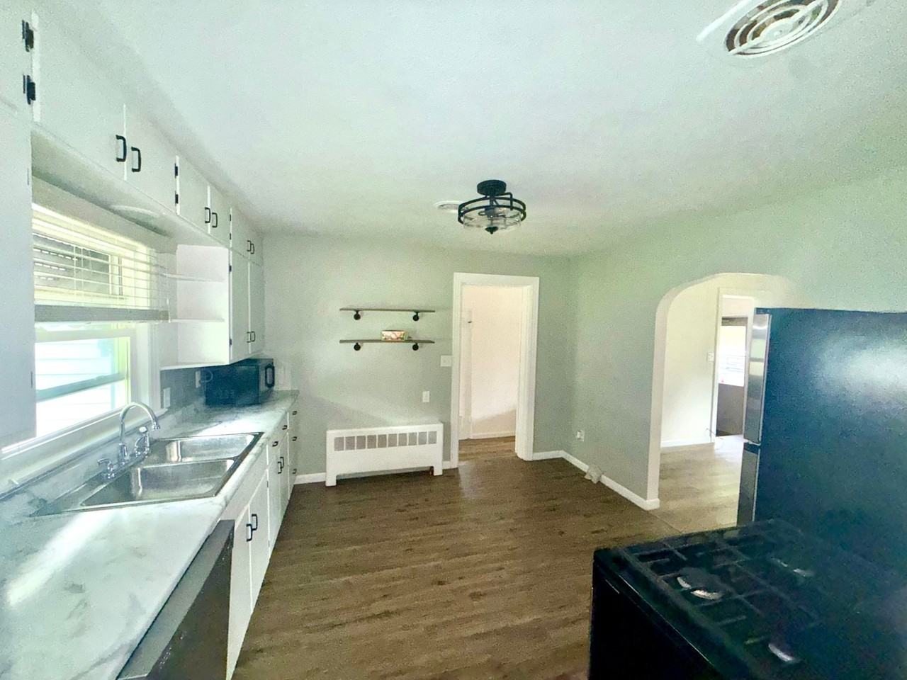 2332 48th St - Photo 5 of 13