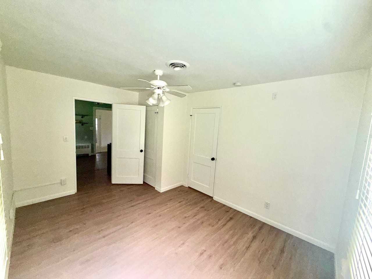 2332 48th St - Photo 7 of 13