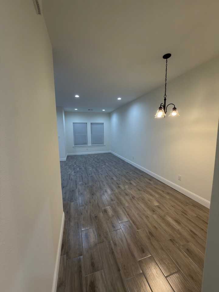 690 Shell St #1 - Photo 3 of 10